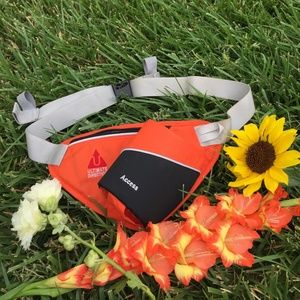 Ultimate Direction Access Hiking Water Carry Pack